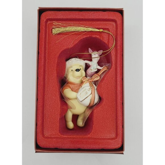 Lenox 2008 Pooh's Perfect Present Annual Winnie The Pooh & Piglet Ornament W/Box - Picture 1 of 12